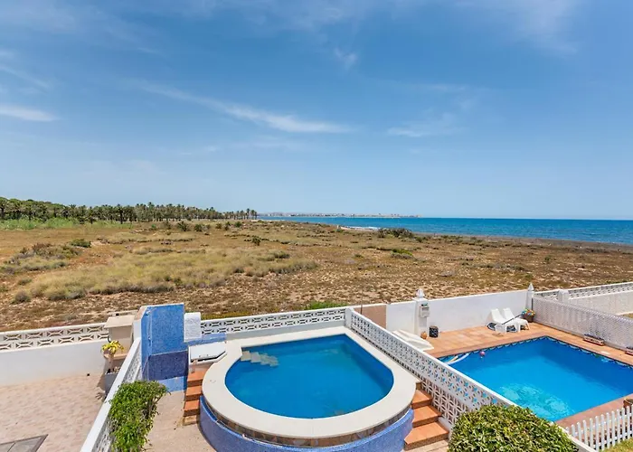 Alpesi faház Beautiful House With Sea Views And Private Pool
